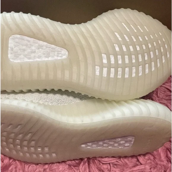 Brand new never been worn before Yeezy 350 v2 - Picture 9 of 12